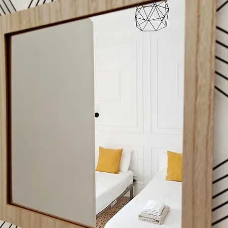 아파트 Sleep With And Pietà