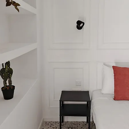 Sleep With And 아파트 Pietà